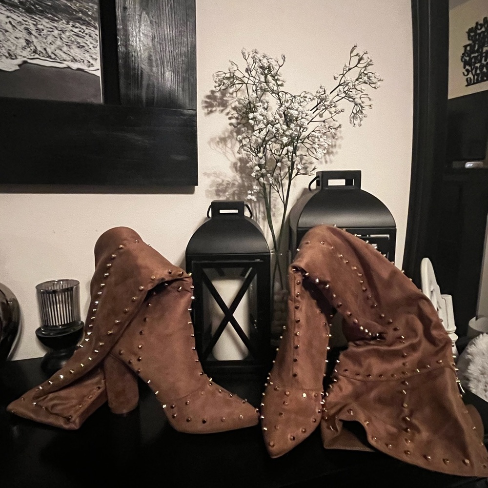Over the knee studded suede boots size 8 NEW!